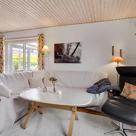 Cozy In With Kitchen Holiday home